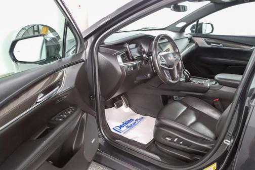 2020 Cadillac XT5 Sport
