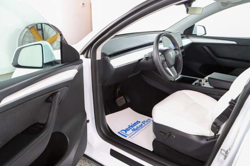 White 2025 Tesla Model Y Long Range