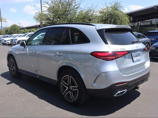 2025 Mercedes-Benz GLC 350e Base