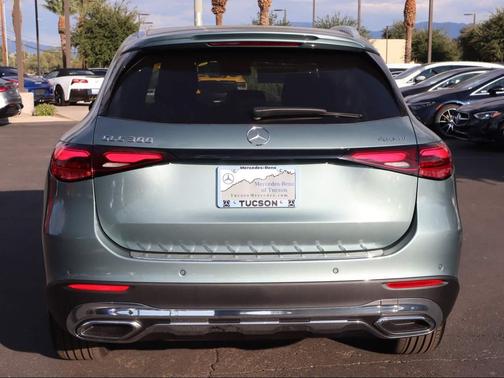 2026 Mercedes-Benz GLC 300 4MATIC