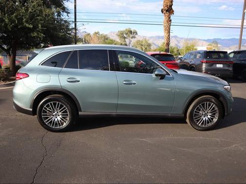 2026 Mercedes-Benz GLC 300 4MATIC