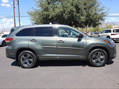 2019 Toyota Highlander Hybrid Platinum