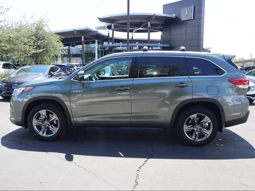 2019 Toyota Highlander Hybrid Platinum