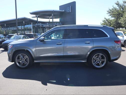 2025 Mercedes-Benz GLS 450 4MATIC