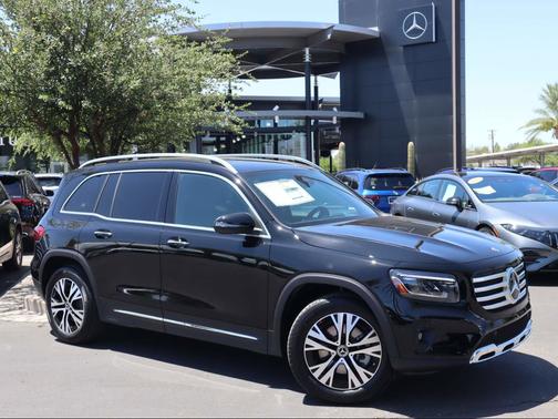 Night Black 2025 Mercedes-Benz GLB 250