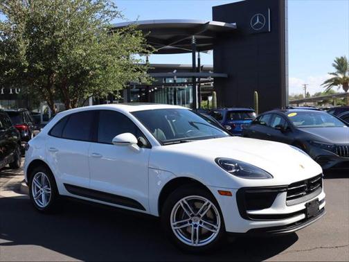 2024 Porsche Macan Base