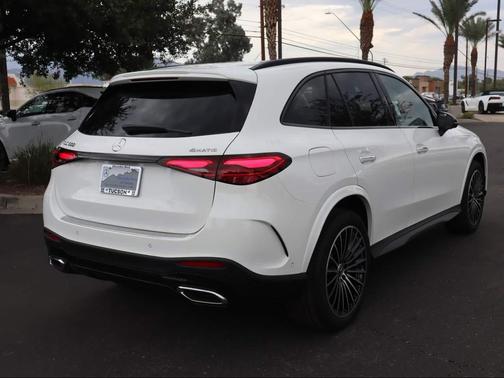 2026 Mercedes-Benz GLC 300 4MATIC