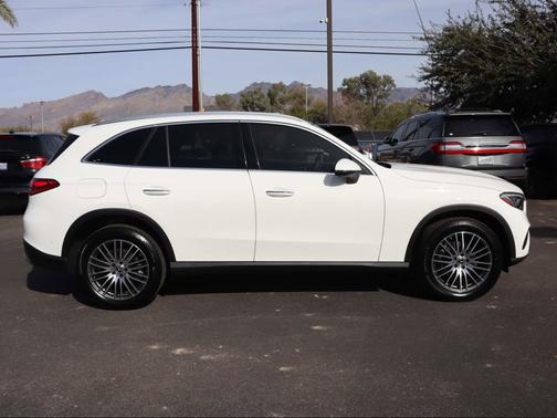 2025 Mercedes-Benz GLC 300 4MATIC