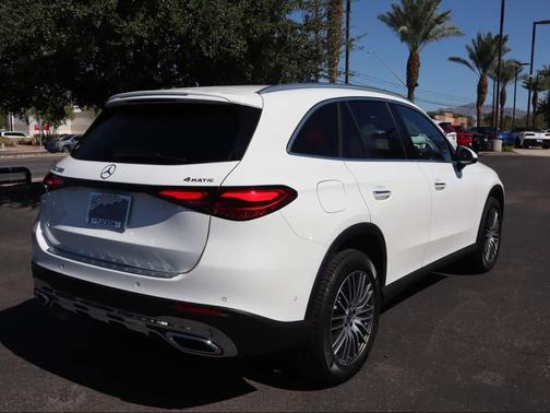 2026 Mercedes-Benz GLC 300 4MATIC