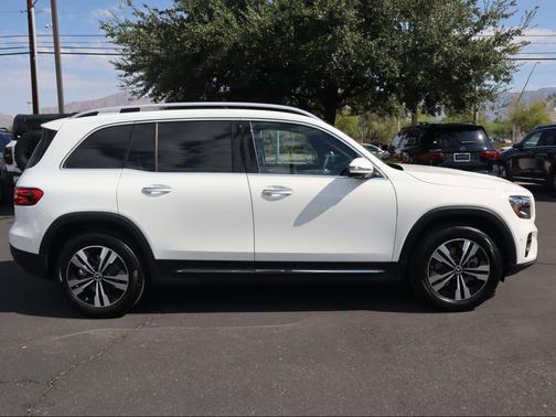 Polar White 2026 Mercedes-Benz GLB 250 Base