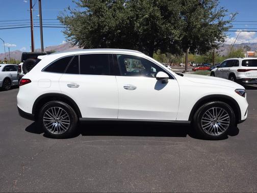 2026 Mercedes-Benz GLC 300 4MATIC