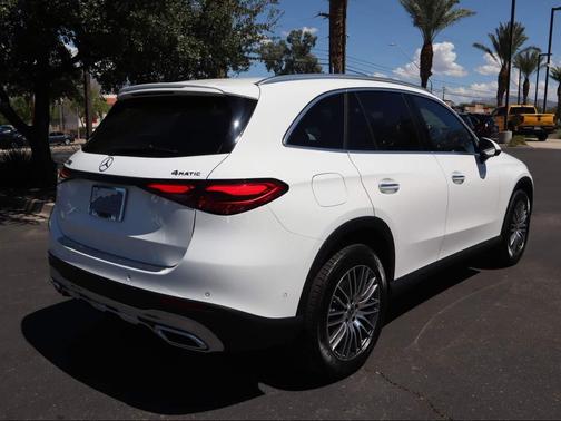 2026 Mercedes-Benz GLC 300 4MATIC