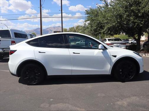 2025 Tesla Model Y Long Range Dual Motor All-Wheel Drive