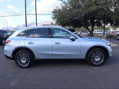 2026 Mercedes-Benz GLC 300 4MATIC