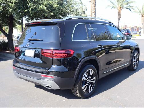 Night Black 2025 Mercedes-Benz GLB 250