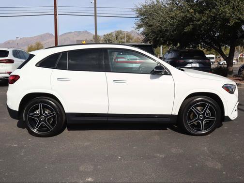 2025 Mercedes-Benz GLA 250 