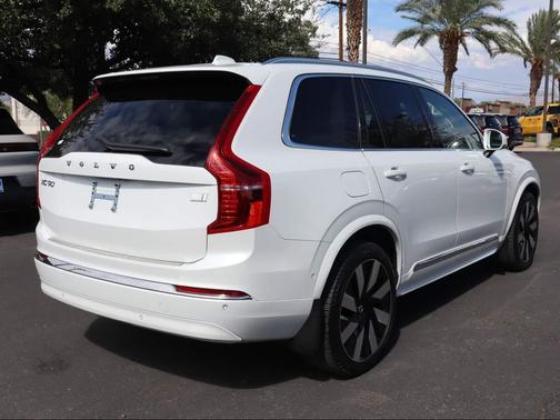 2023 Volvo XC90 Recharge Plug-In Hybrid T8 Ultimate Bright Theme 7-Seater