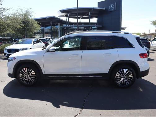 2025 Mercedes-Benz EQB 250 Base