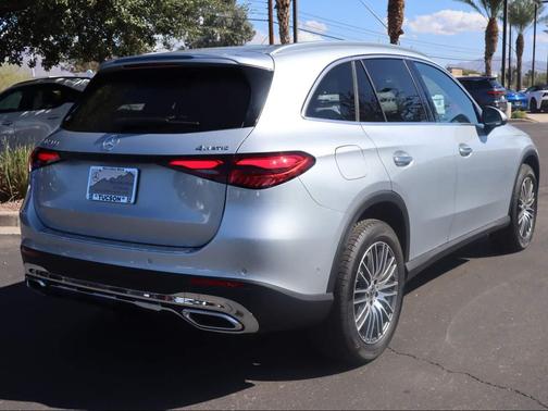 2026 Mercedes-Benz GLC 300 4MATIC