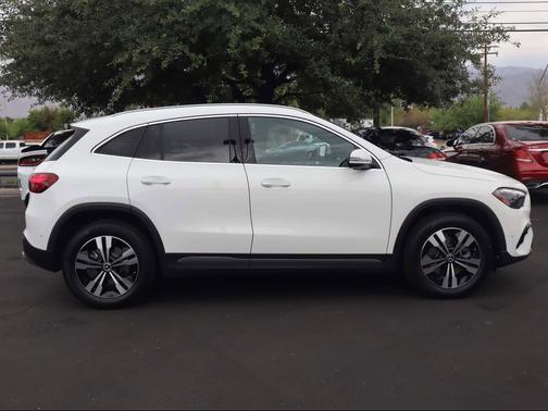 Polar White 2025 Mercedes-Benz GLA 250 Base