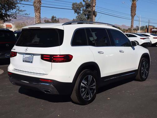 2025 Mercedes-Benz GLB 250 