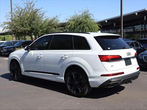2025 Audi Q7 55 Premium Plus