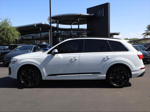2025 Audi Q7 55 Premium Plus