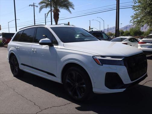 2025 Audi Q7 55 Premium Plus