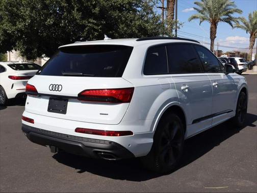 2025 Audi Q7 55 Premium Plus