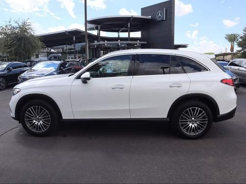 2026 Mercedes-Benz GLC 300 4MATIC
