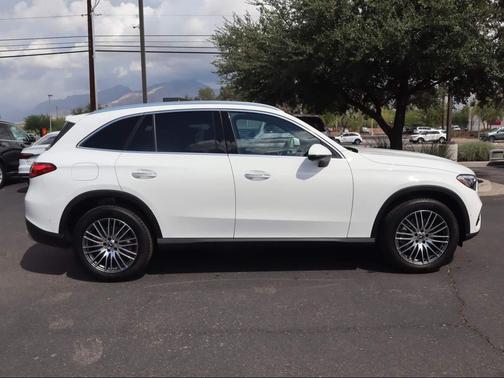 2026 Mercedes-Benz GLC 300 4MATIC