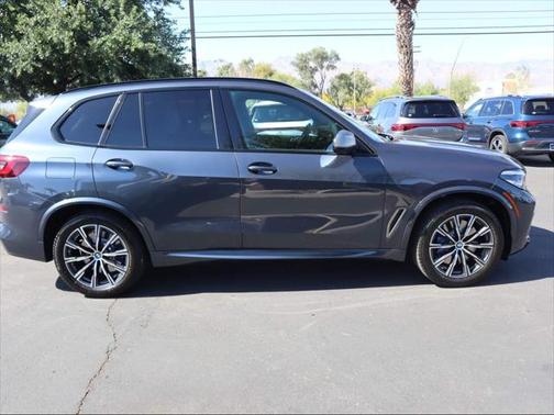 2022 BMW X5 M50i