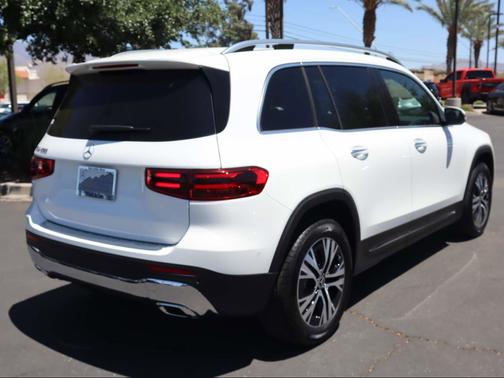 2025 Mercedes-Benz GLB 250 