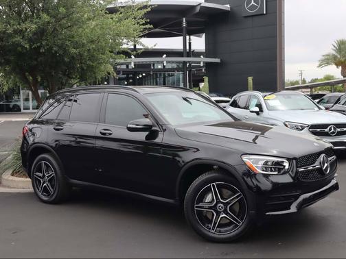 Black 2022 Mercedes-Benz GLC 300