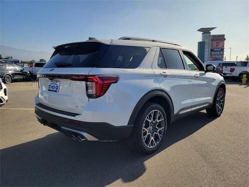 2025 Ford Explorer Platinum