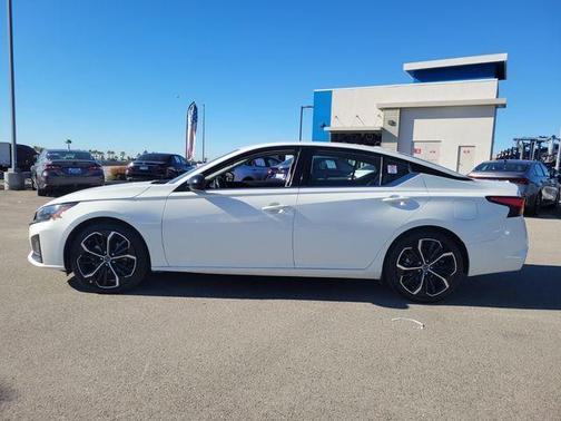 2023 Nissan Altima 2.5 SR