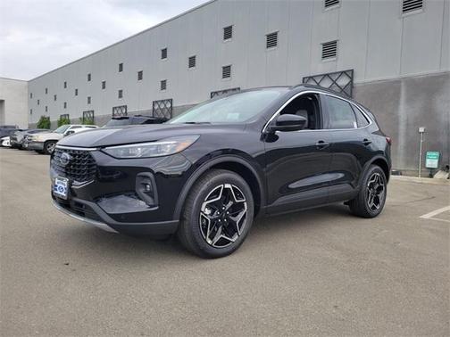 2025 Ford Escape Platinum