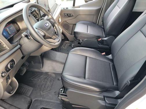 2026 Ford Transit-250 148 WB Medium Roof Cargo