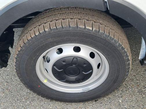 2026 Ford Transit-250 148 WB Medium Roof Cargo