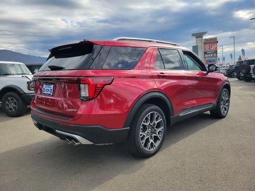 2025 Ford Explorer Platinum