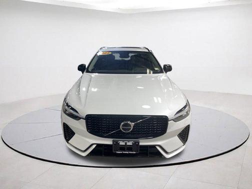 2025 Volvo XC60 B5 Plus