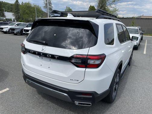 Platinum White Pearl 2026 Honda Pilot Elite