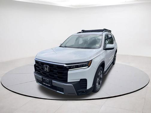 Platinum White Pearl 2026 Honda Pilot Elite