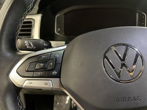 2022 Volkswagen Atlas Cross Sport 2.0T SE w/Technology 4MOTION