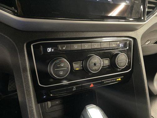 2022 Volkswagen Atlas Cross Sport 2.0T SE w/Technology 4MOTION