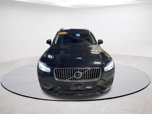 2022 Volvo XC90 T6 Momentum