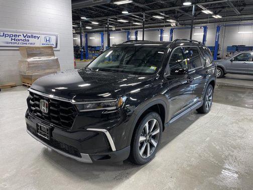 2025 Honda Pilot Touring 8-Passenger