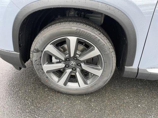2025 Honda Pilot Touring 8-Passenger