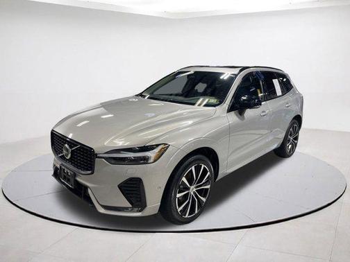 2025 Volvo XC60 B5 Plus