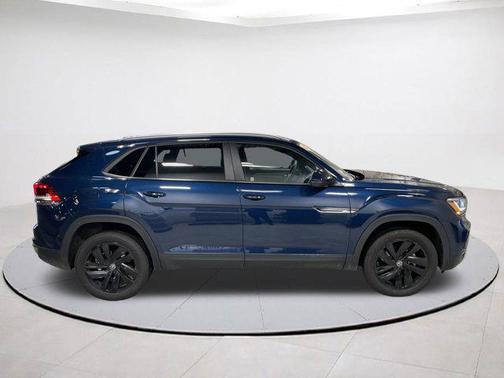2022 Volkswagen Atlas Cross Sport 2.0T SE w/Technology 4MOTION